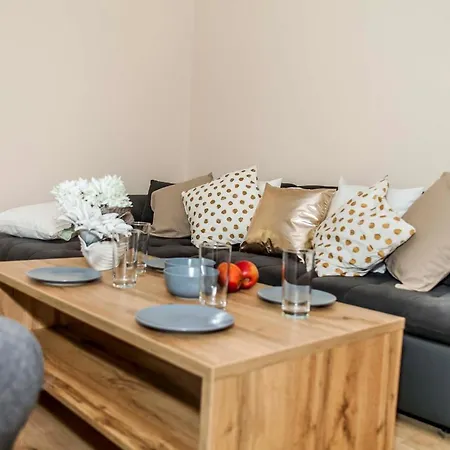 Apartament Przy Plaży - Bitwy Pod Płowcami 38 *